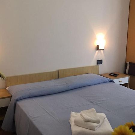B&B Hotel Lucciola Cattolica Luaran gambar
