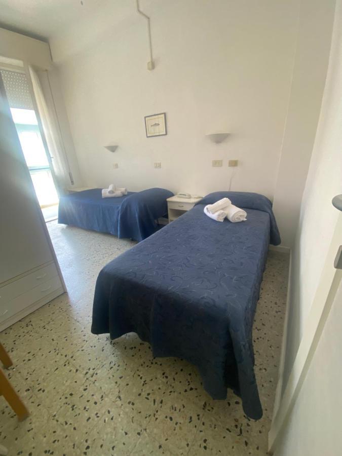 B&B Hotel Lucciola Cattolica Luaran gambar