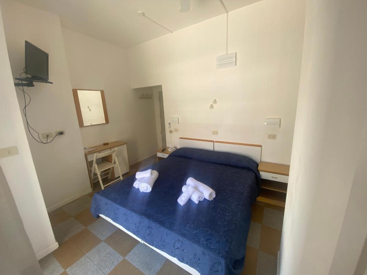B&B Hotel Lucciola Cattolica Luaran gambar