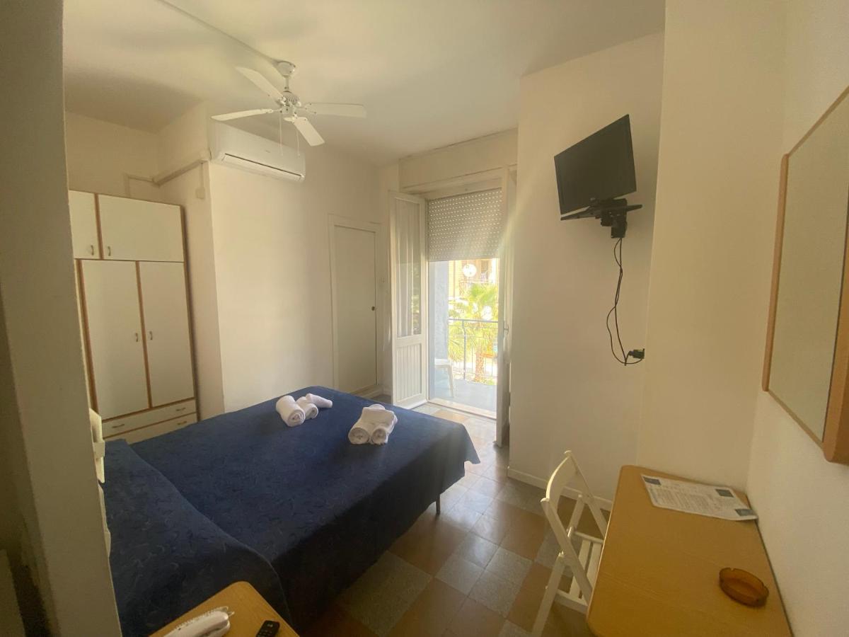B&B Hotel Lucciola Cattolica Luaran gambar