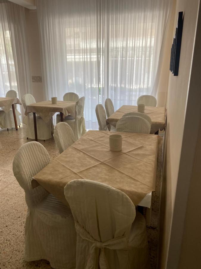 B&B Hotel Lucciola Cattolica Luaran gambar