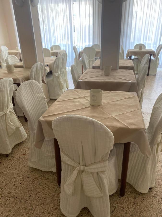 B&B Hotel Lucciola Cattolica Luaran gambar