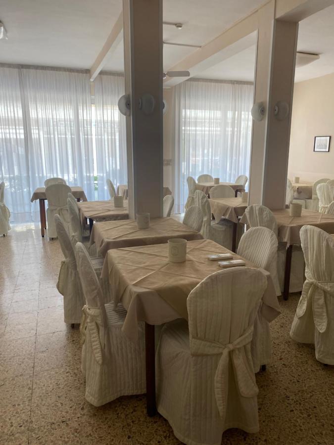 B&B Hotel Lucciola Cattolica Luaran gambar