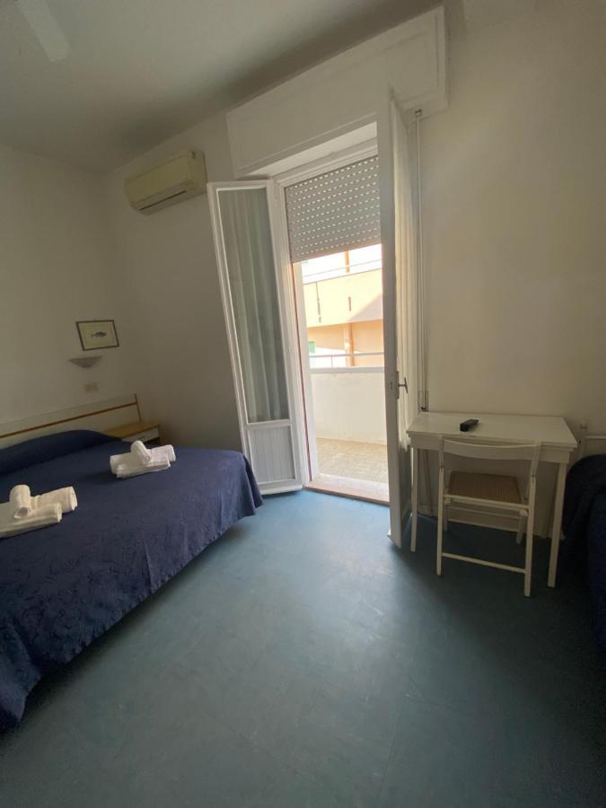 B&B Hotel Lucciola Cattolica Luaran gambar